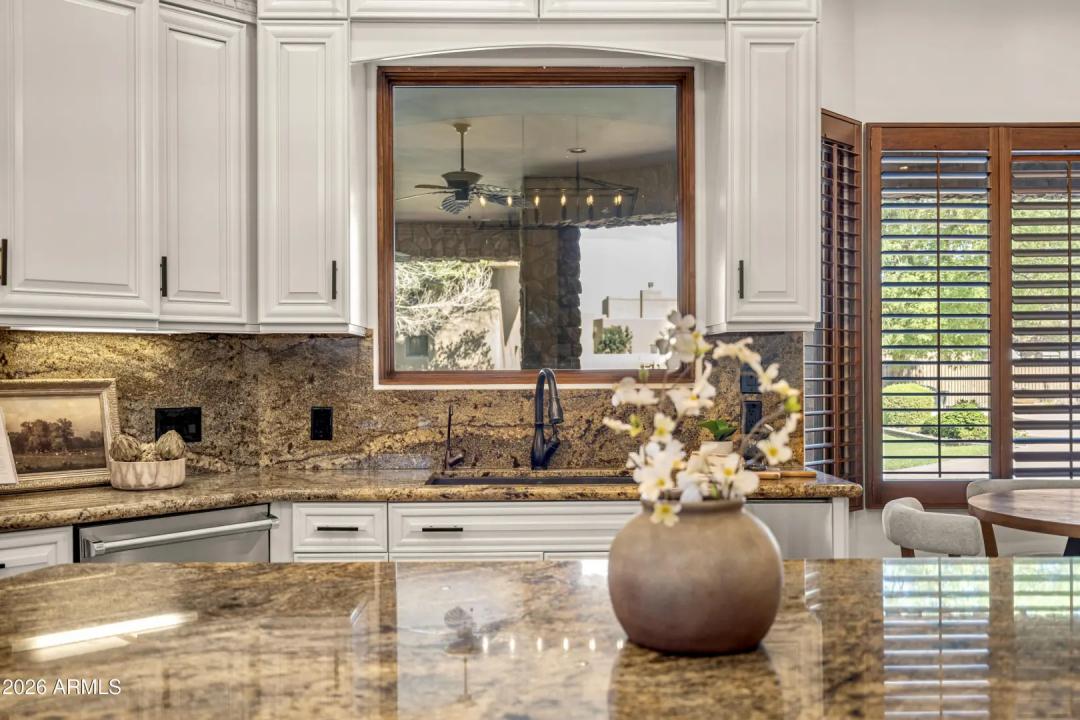 Real Estate Picture 9
