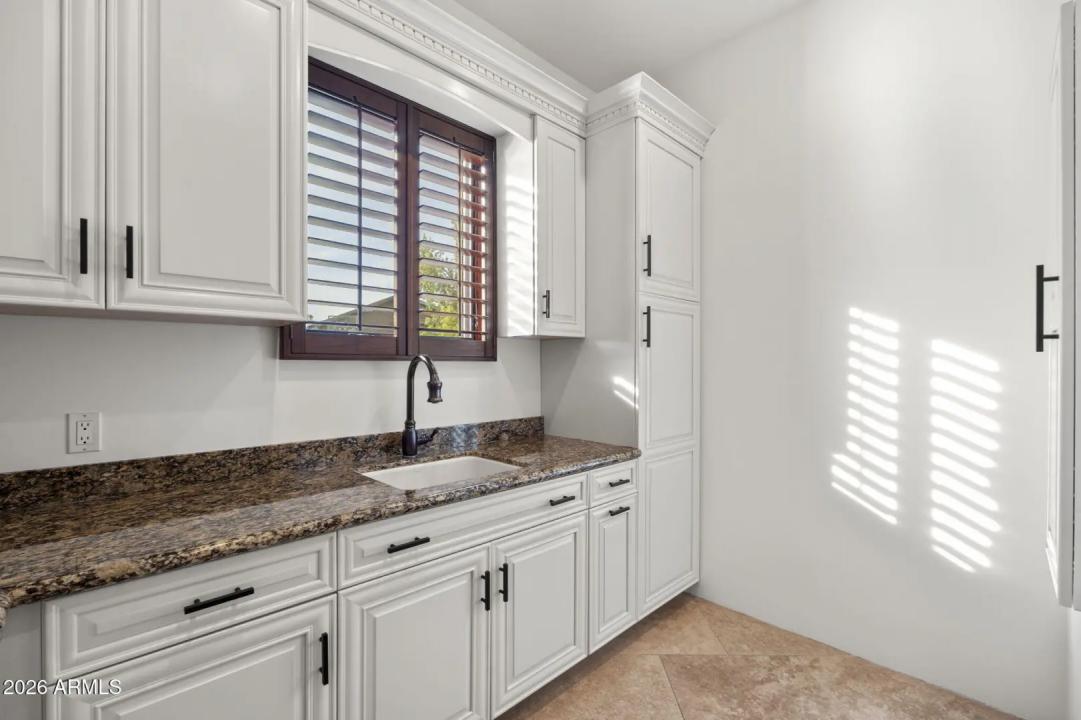 Real Estate Picture 25