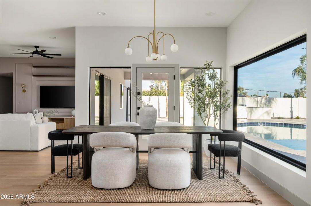 Real Estate Picture 7