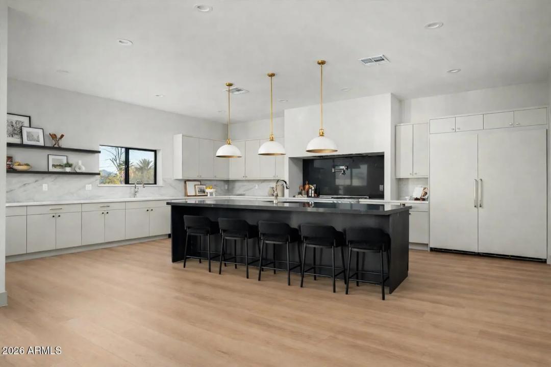 Real Estate Picture 10