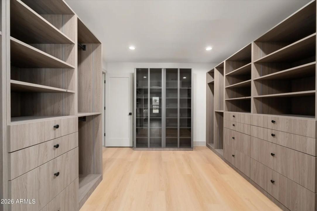 Real Estate Picture 16