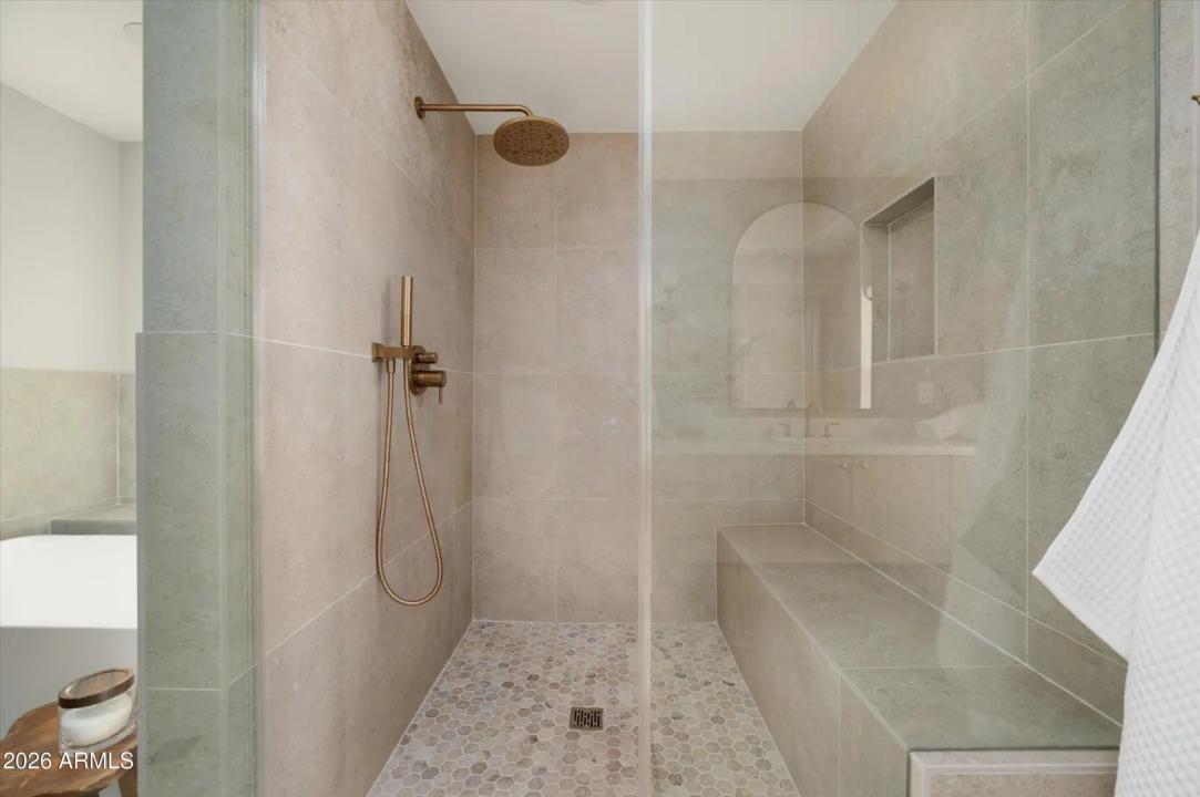 Real Estate Picture 18