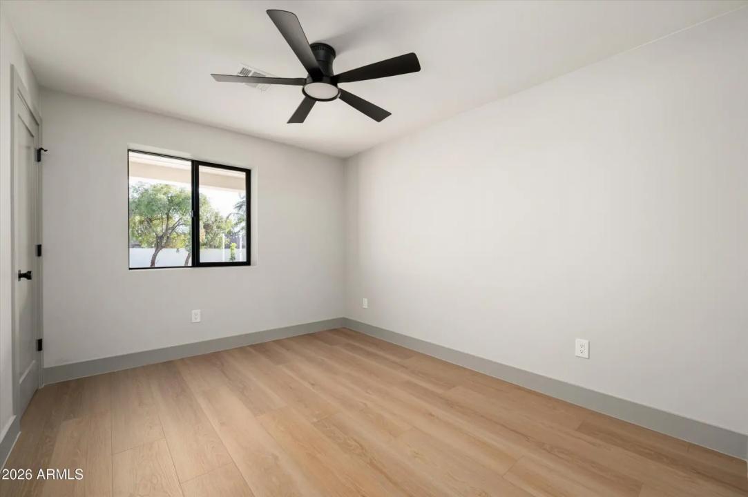 Real Estate Picture 21