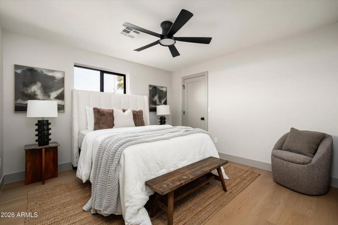 Real Estate Picture 23