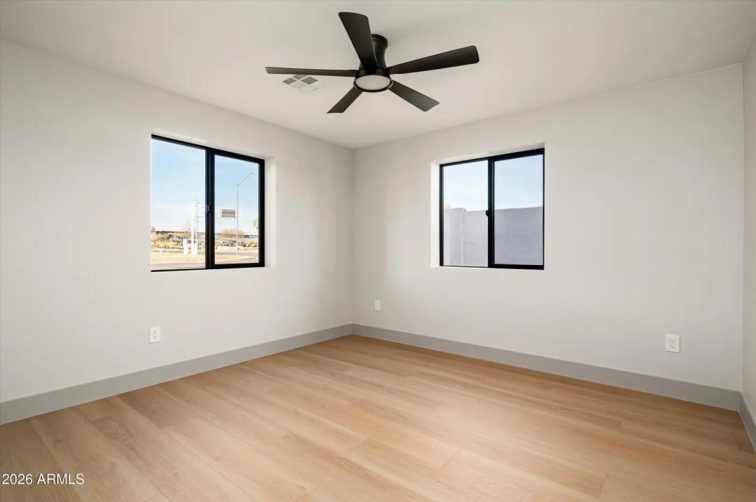 Real Estate Picture 24