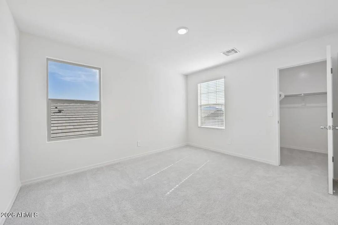 Real Estate Picture 9