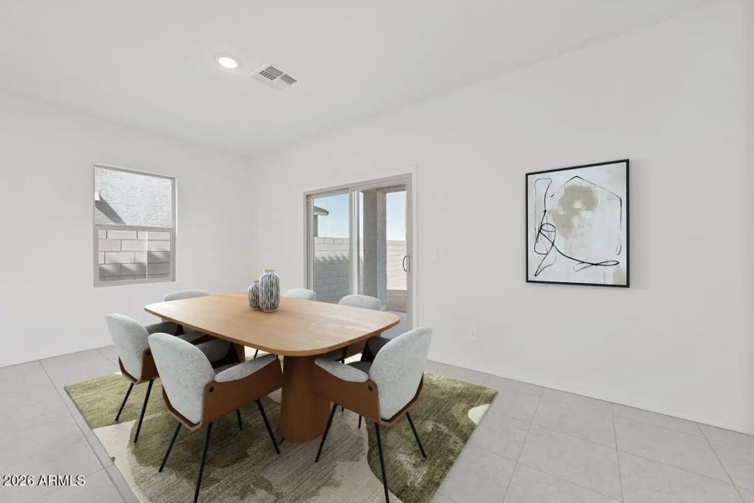Real Estate Picture 14