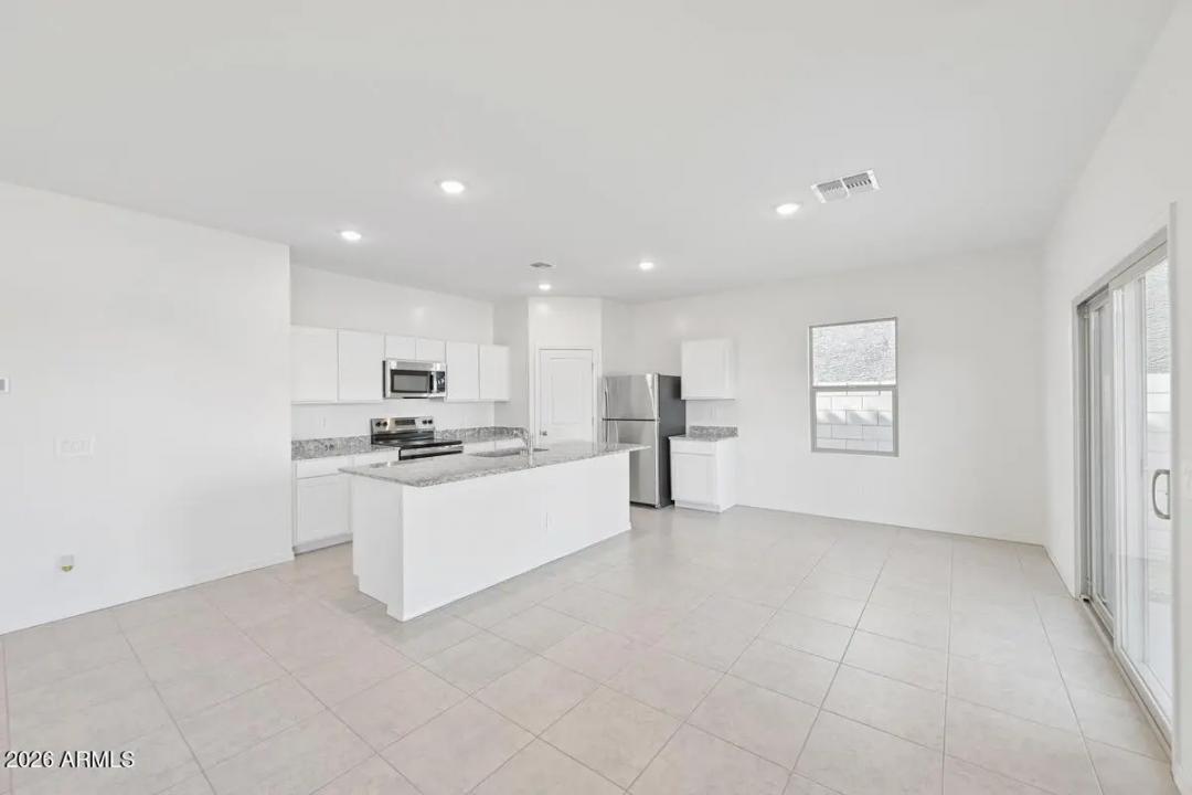 Real Estate Picture 15