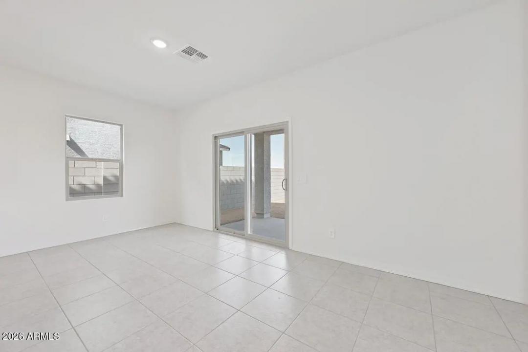 Real Estate Picture 16