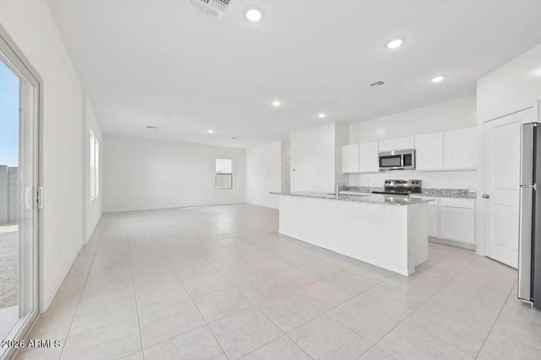 Real Estate Picture 17