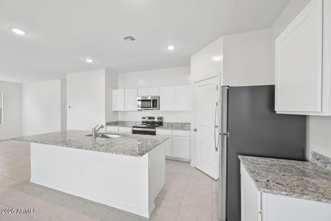 Real Estate Picture 24