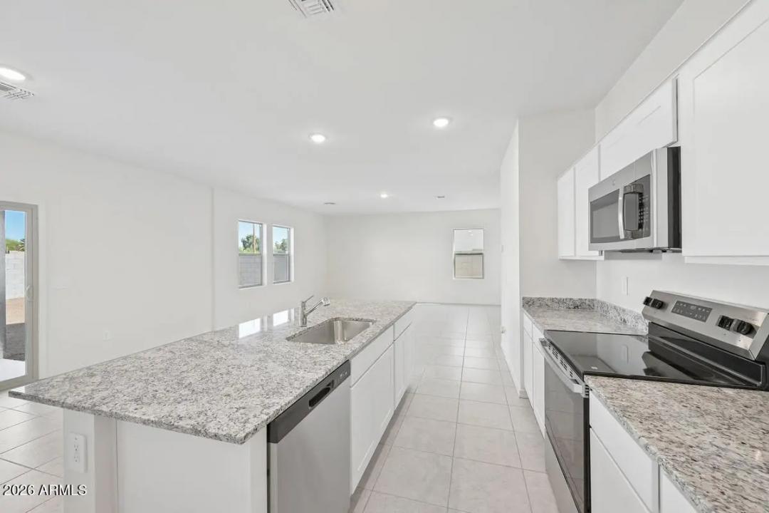 Real Estate Picture 25