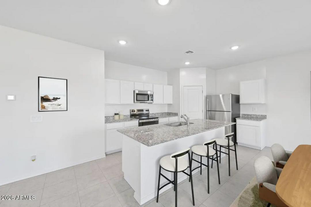 Real Estate Picture 30