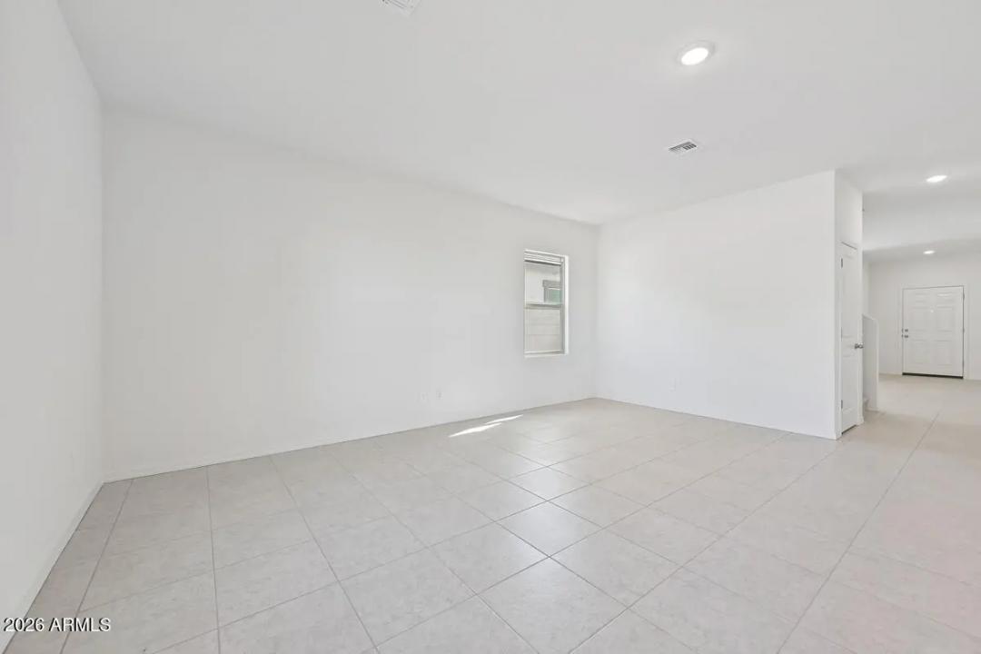 Real Estate Picture 33