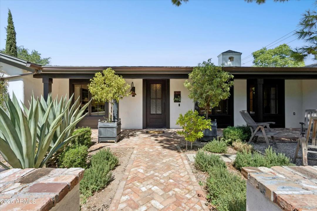 Real Estate Picture 7