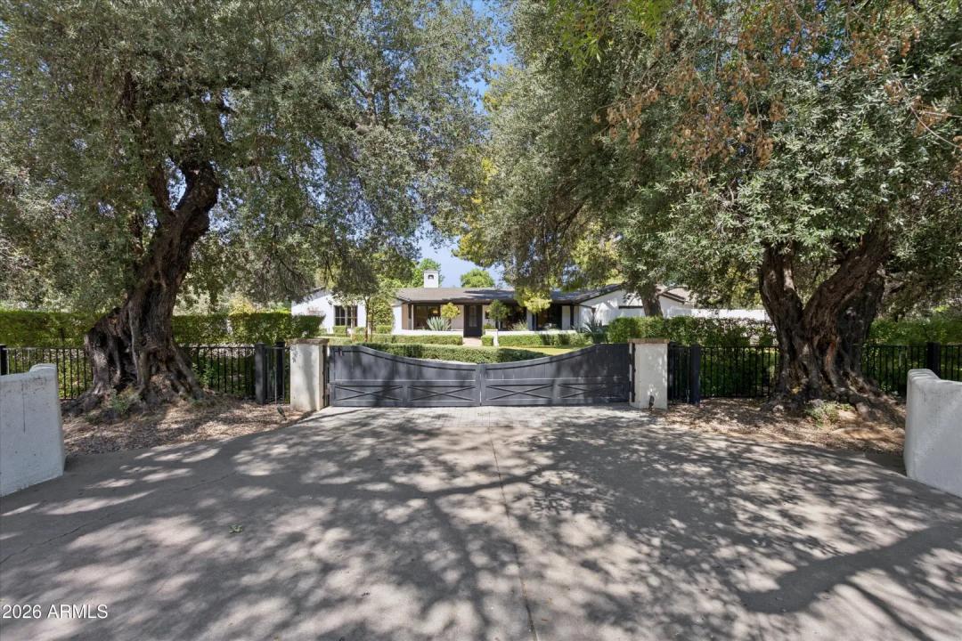 Real Estate Picture 4