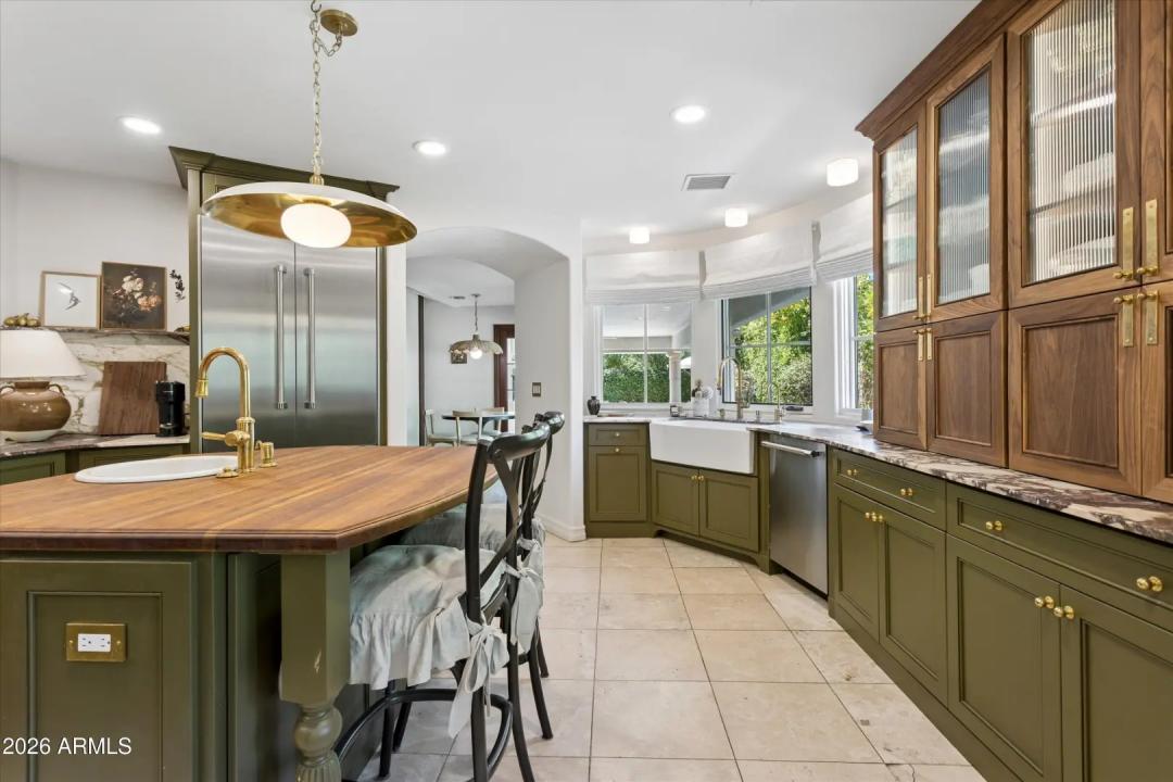 Real Estate Picture 13