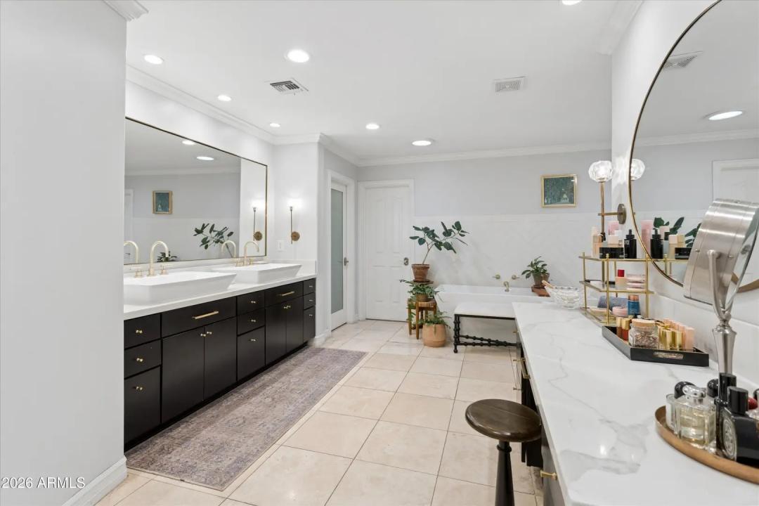Real Estate Picture 30