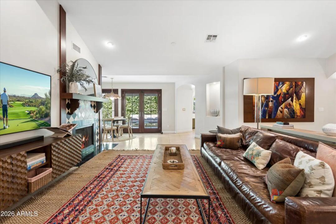 Real Estate Picture 8
