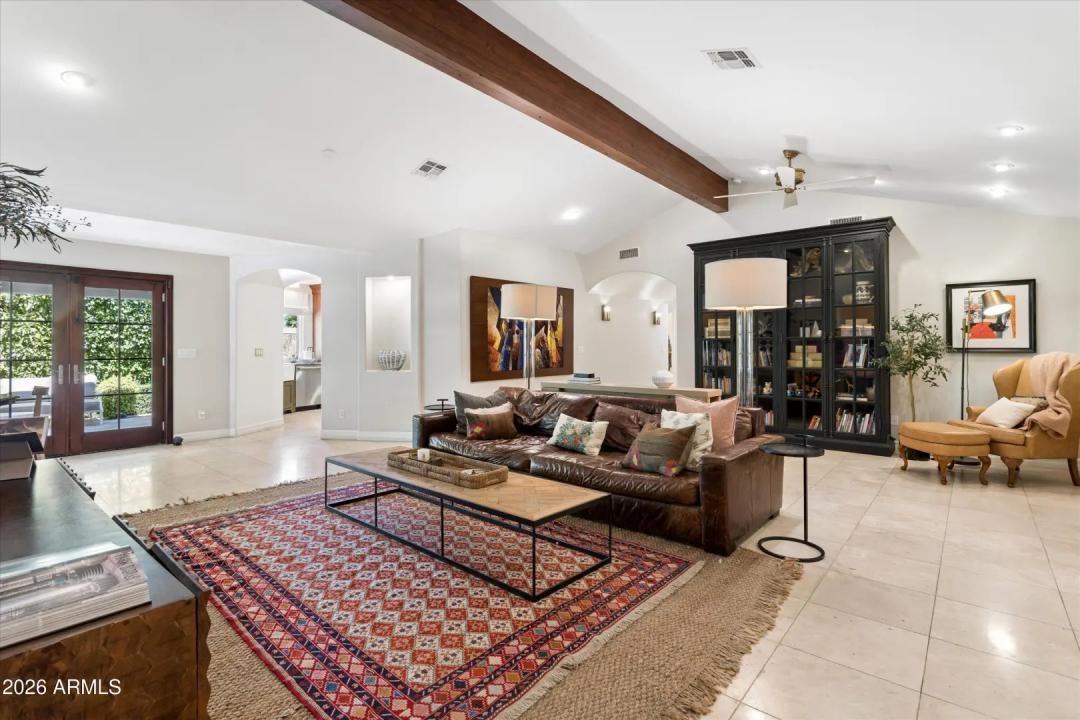 Real Estate Picture 9