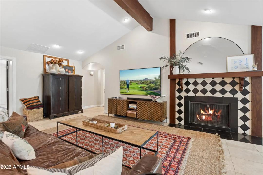 Real Estate Picture 10