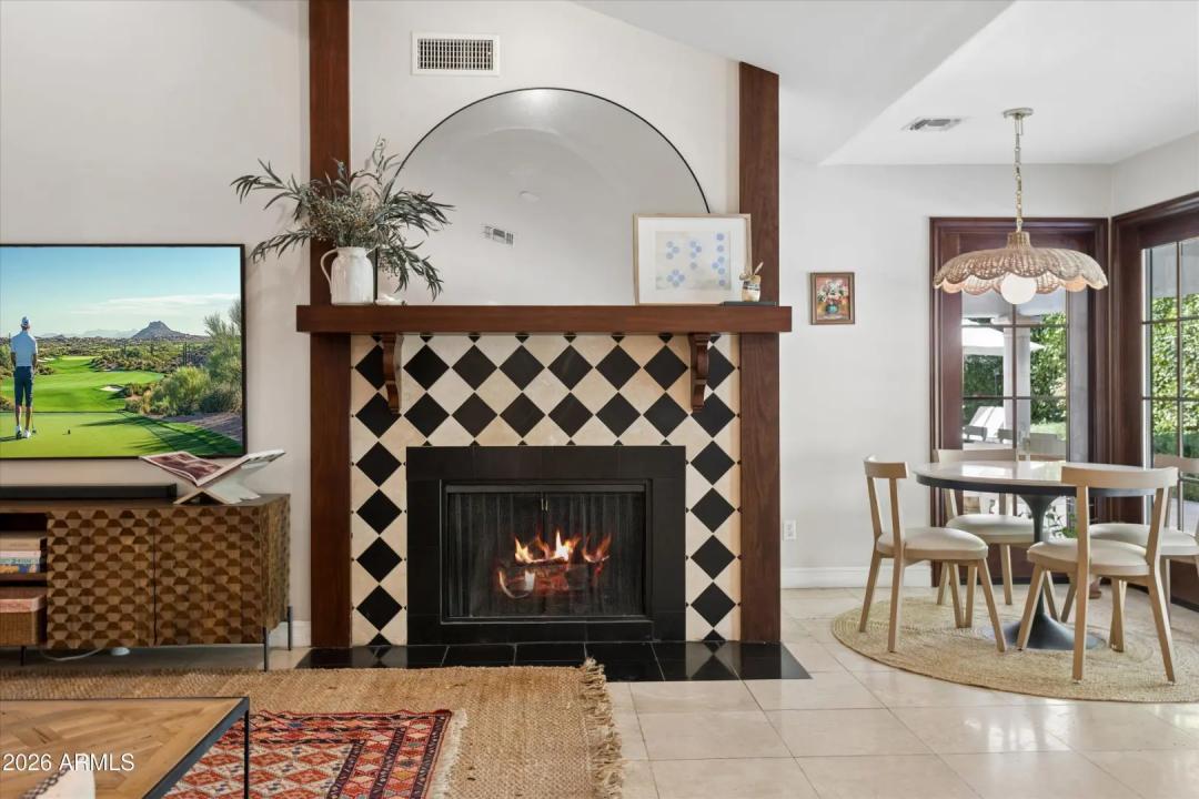 Real Estate Picture 11