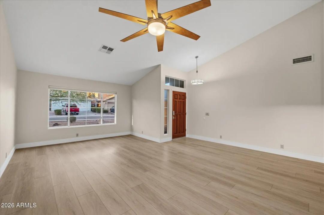 Real Estate Picture 9