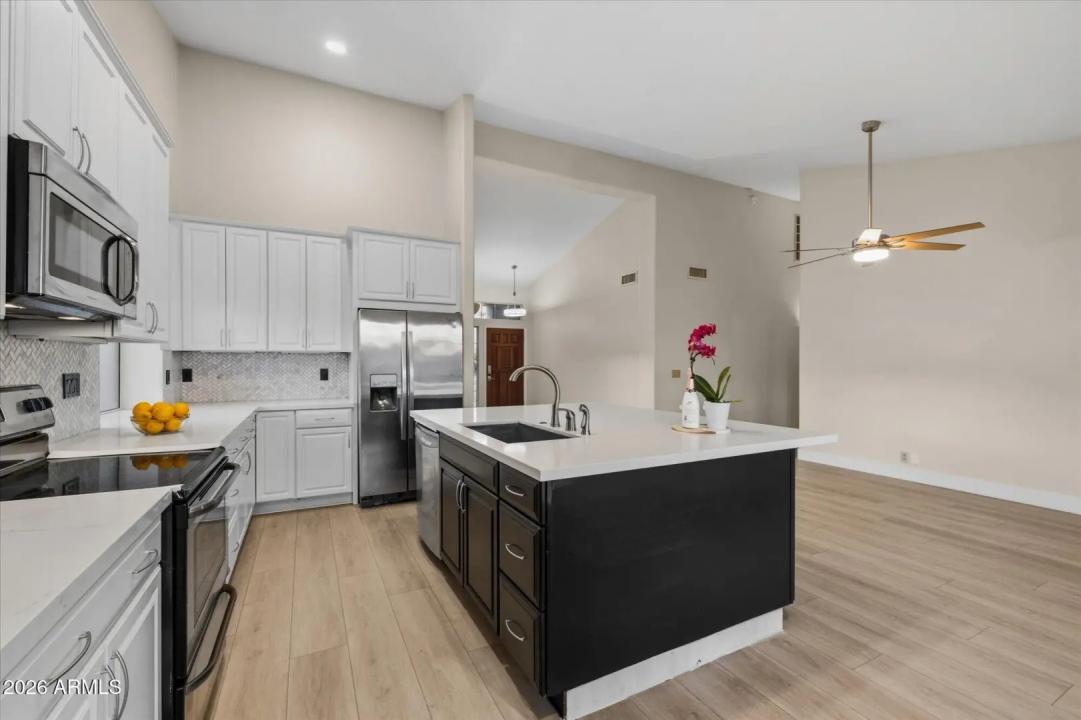 Real Estate Picture 5