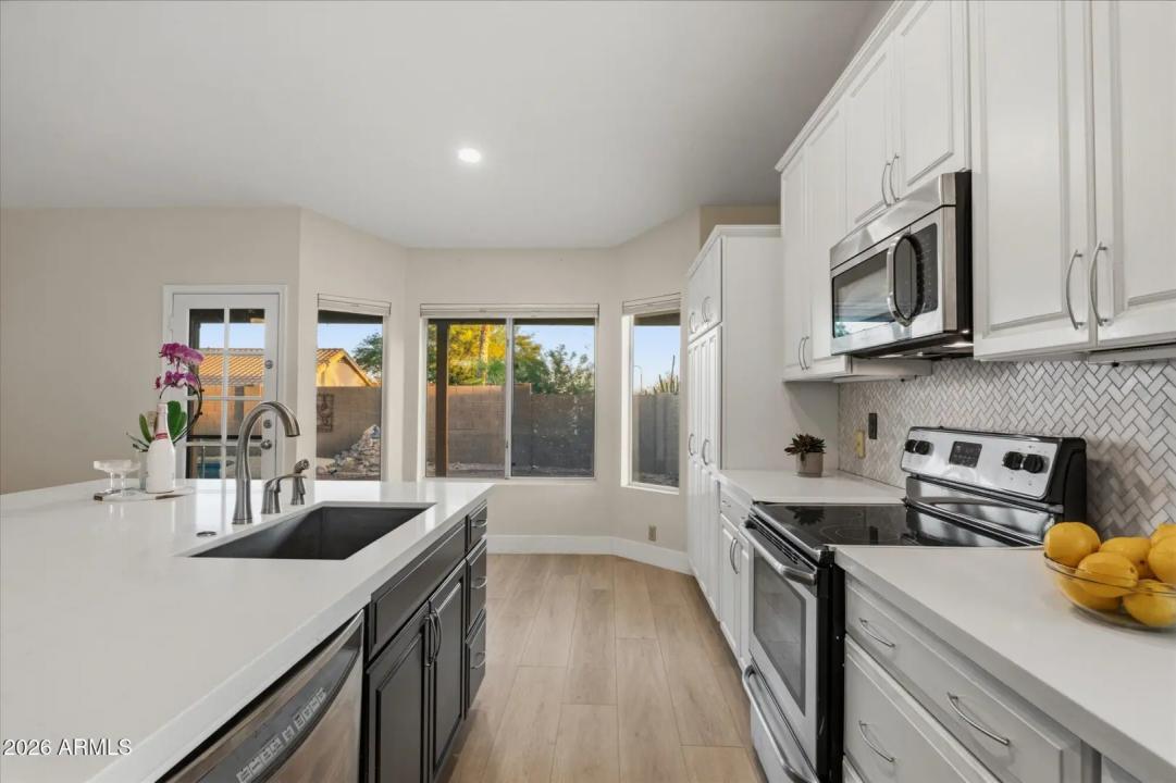 Real Estate Picture 6