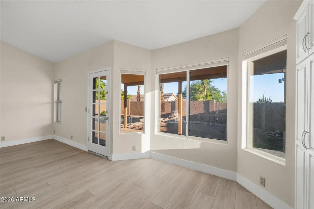 Real Estate Picture 12
