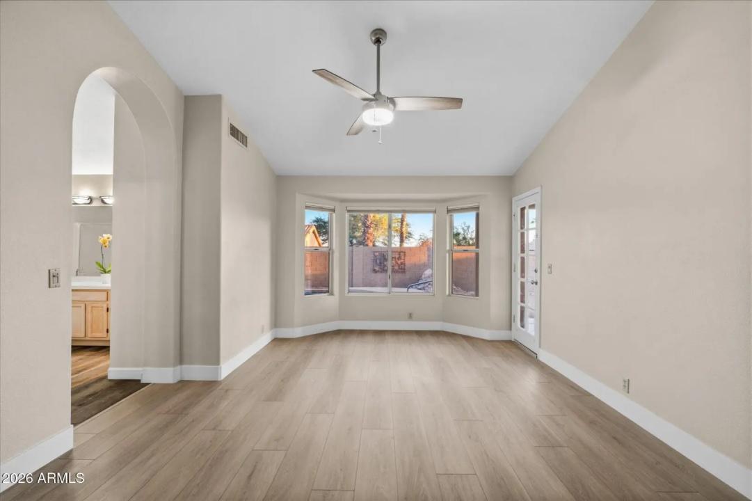 Real Estate Picture 11