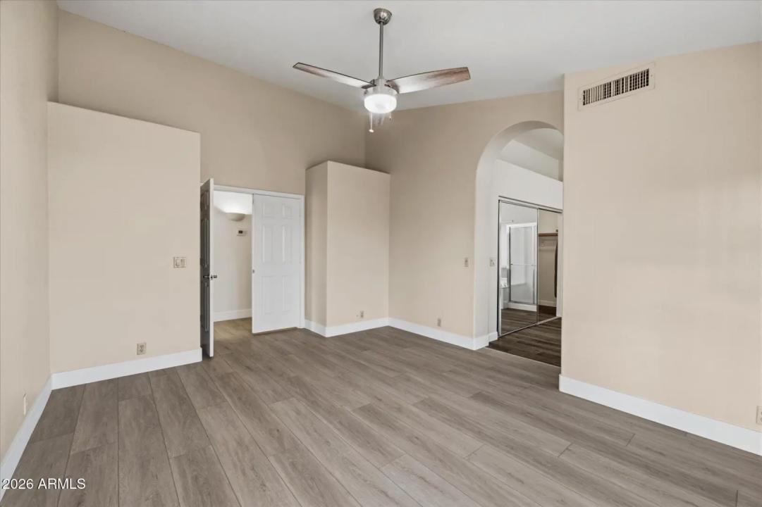 Real Estate Picture 13