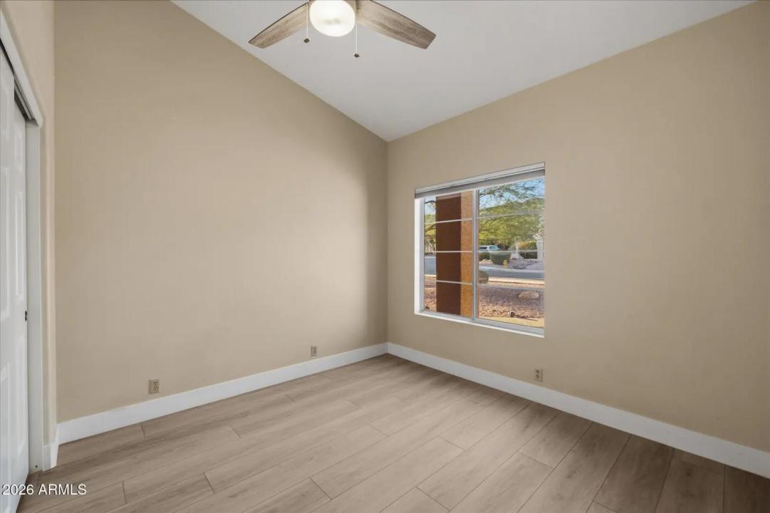 Real Estate Picture 17