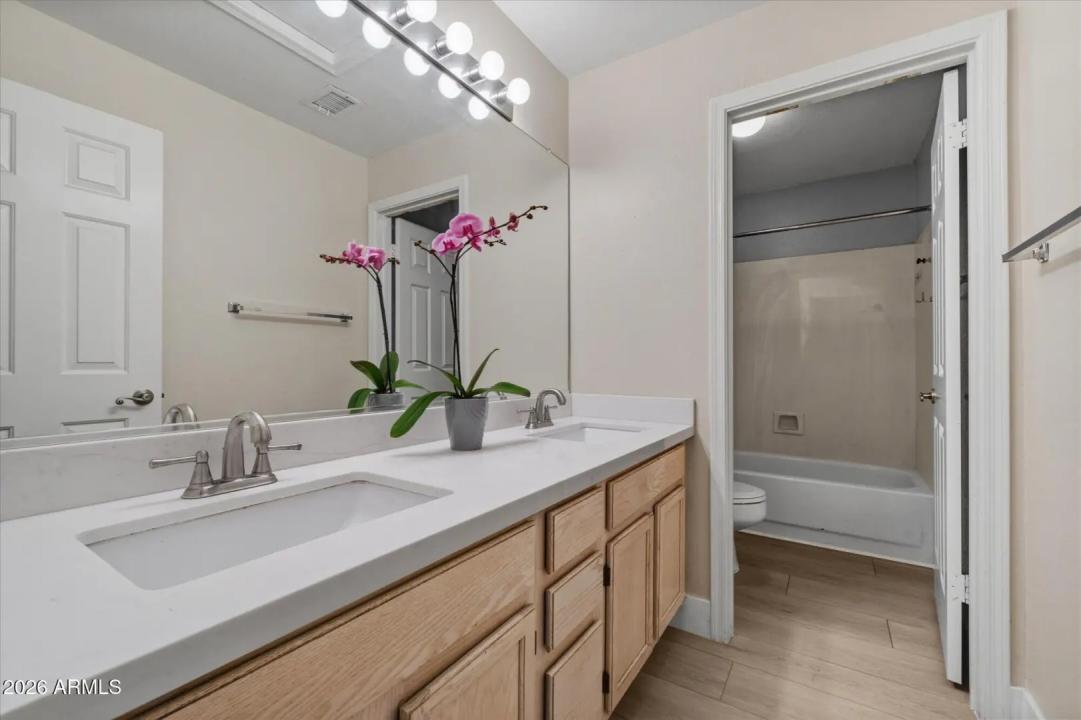 Real Estate Picture 20