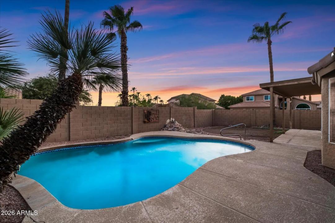Real Estate Picture 24