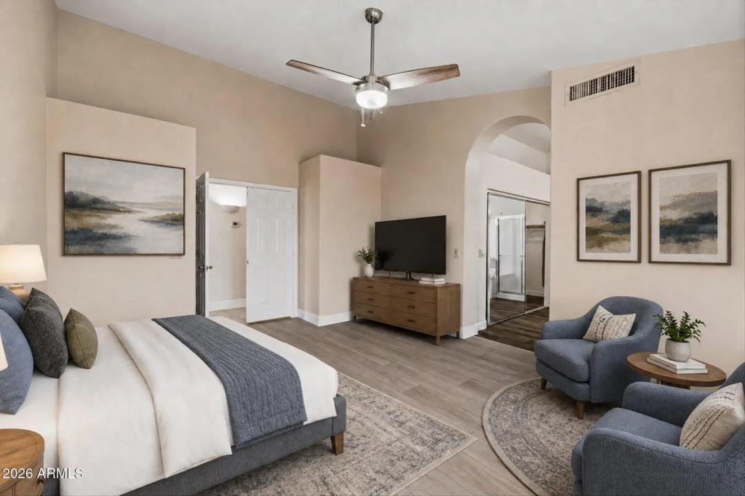 Real Estate Picture 16
