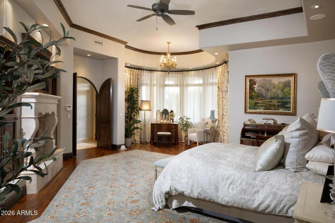 Real Estate Picture 16