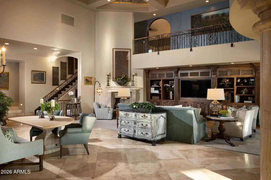 Real Estate Picture 9