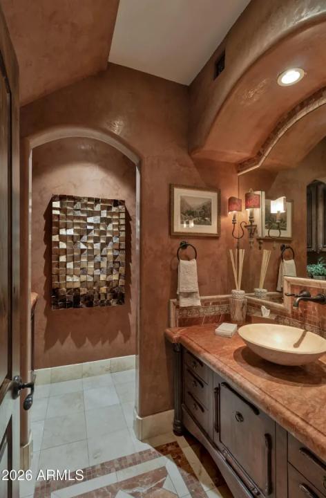 Real Estate Picture 24