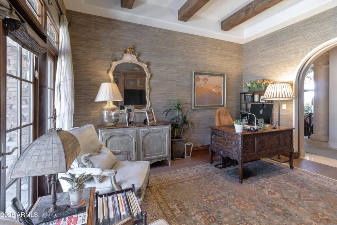 Real Estate Picture 14