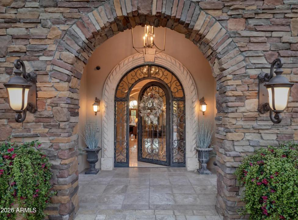 Real Estate Picture 6