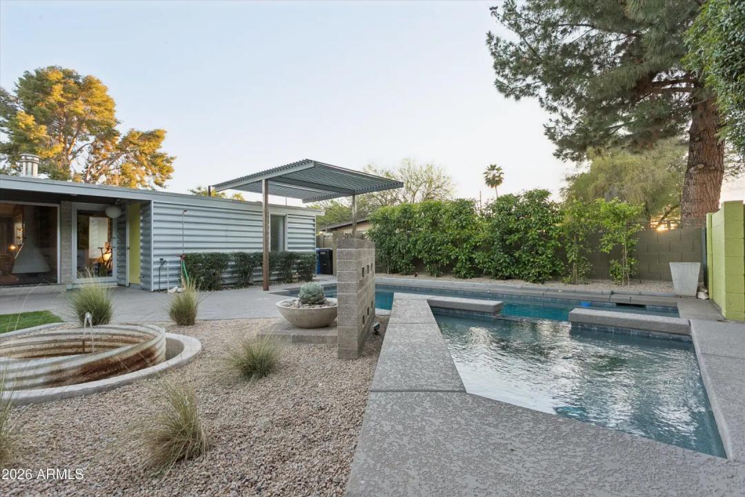Real Estate Picture 13