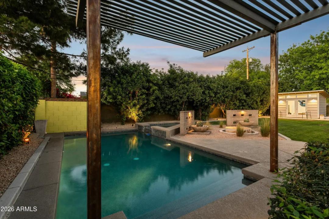 Real Estate Picture 17
