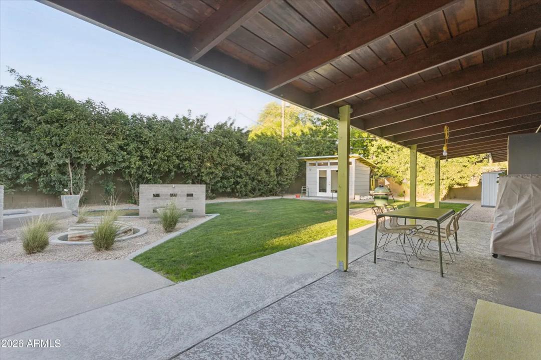 Real Estate Picture 12