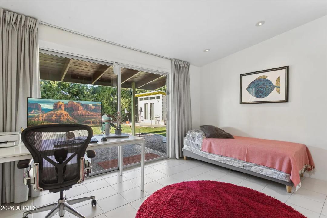 Real Estate Picture 22