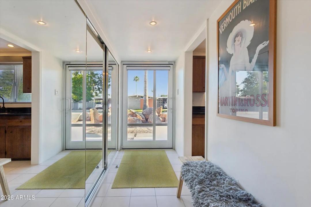 Real Estate Picture 4