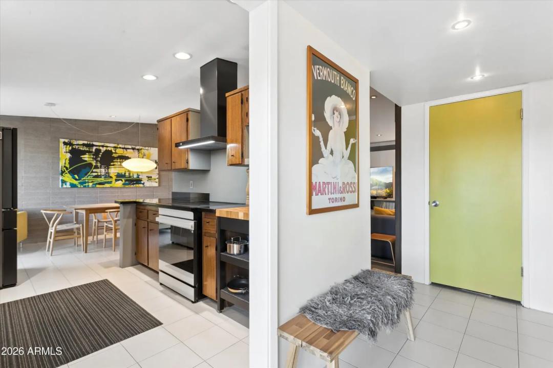 Real Estate Picture 5