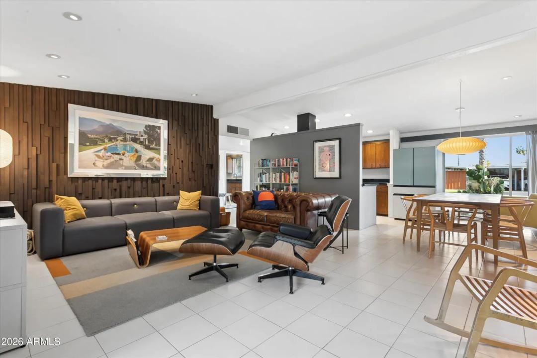 Real Estate Picture 9