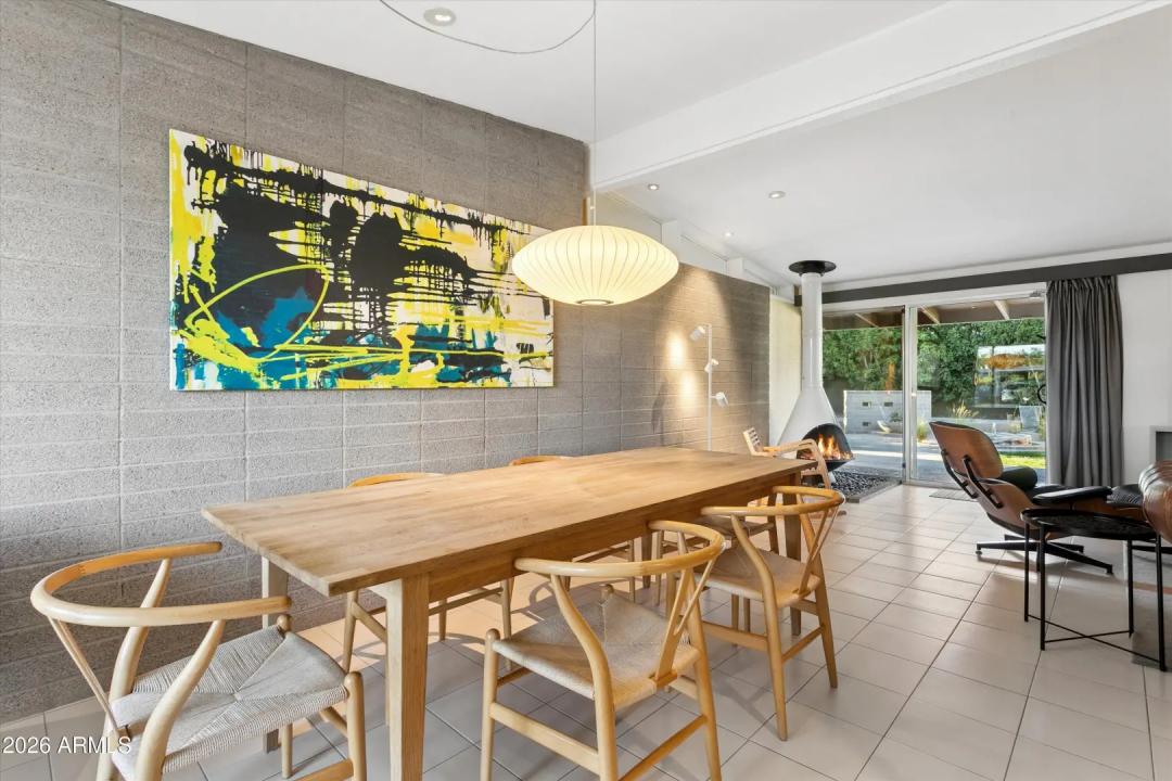 Real Estate Picture 8
