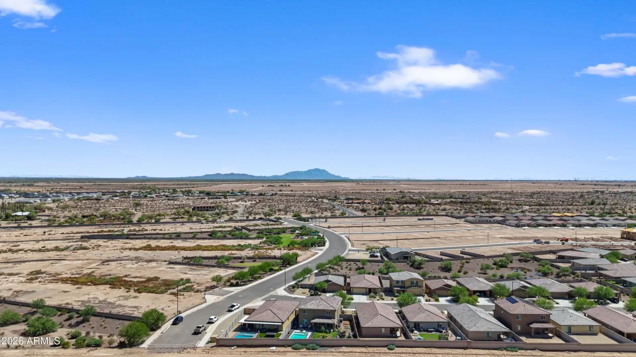 Real Estate Picture 23